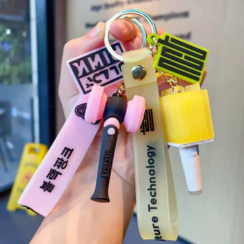 Karstā Pārdošanas KPOP Fanu Atbalstu Light Glow Stick Stila Keychain PVC Attēls POP Āmuru Modelis Kawaii Gudrs Kulons Rotaļlieta Dāvana Mazulis Pieaugušo